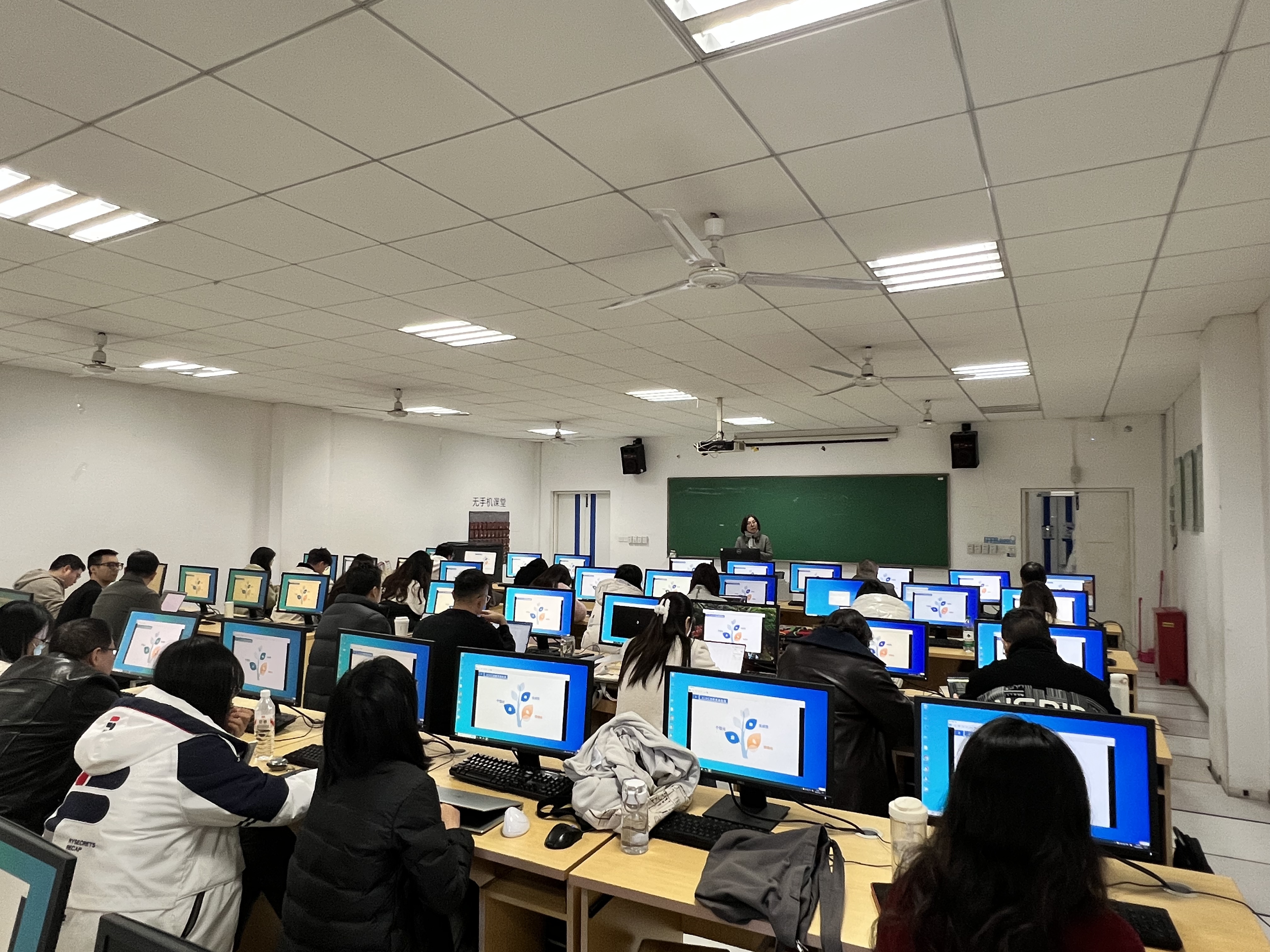 杭州ai人工智能培训(杭州ai人工智能培训基地)