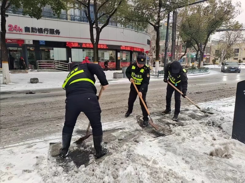 暴雪天气车辆除雪技巧(暴雪天气车辆除雪技巧视频) 暴雪天气车辆除雪技巧(暴雪天气车辆除雪技巧视频)