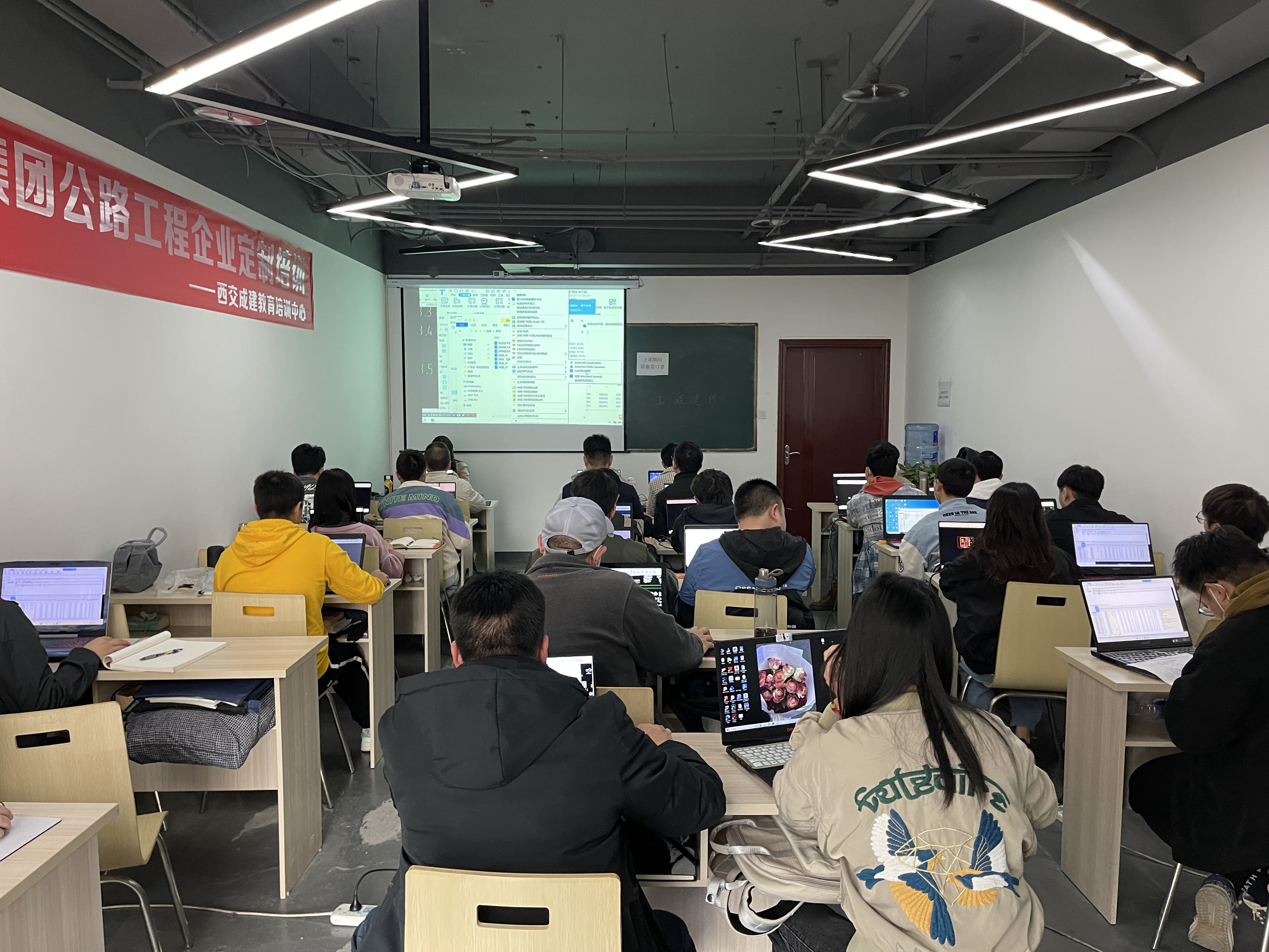 大学生编程培训机构(编程培训机构在线咨询)